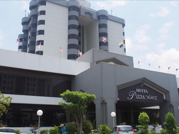 Imagen general del Hotel The Putra Regency Hotel. Foto 1