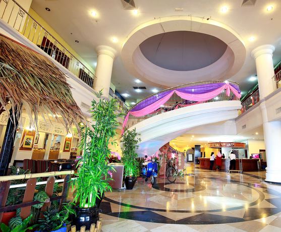 Imagen de los interiores del Hotel The Putra Regency Hotel. Foto 14