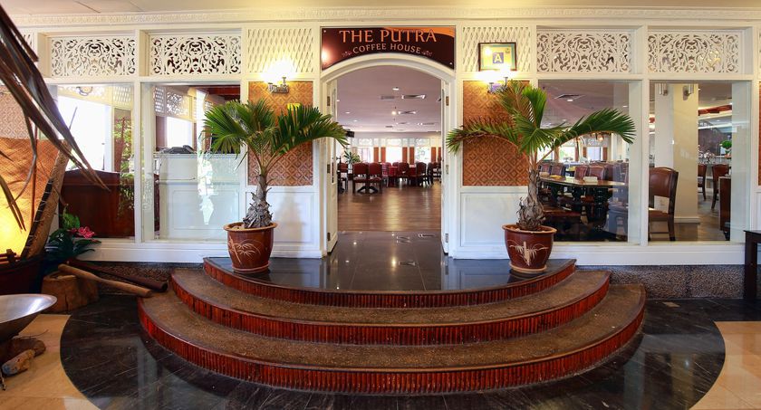Imagen de los interiores del Hotel The Putra Regency Hotel. Foto 15