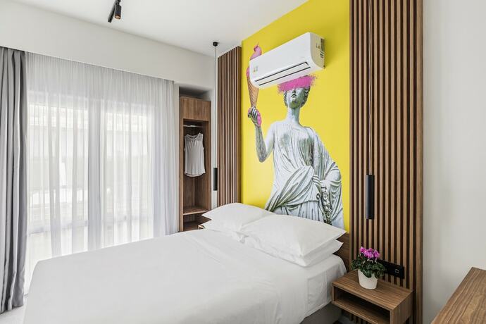 Imagen de la habitación del Hotel The Q, Atenas. Foto 14