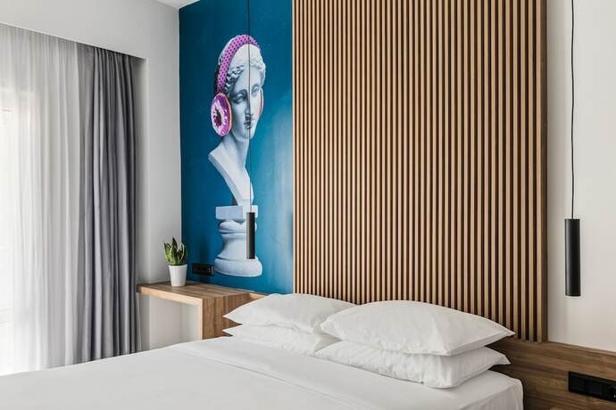 Imagen de la habitación del Hotel The Q, Atenas. Foto 17
