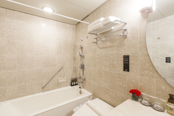 Imagen de la habitación del Hotel The Qube Chiba. Foto 3