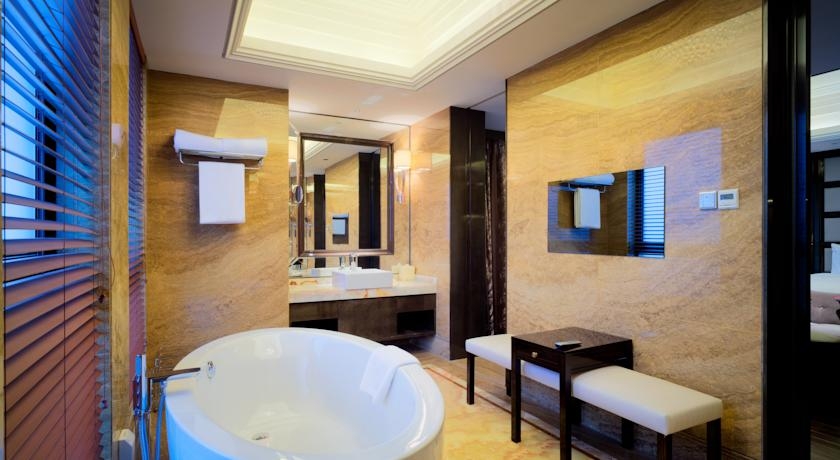 Imagen de la habitación del Hotel The Qube Shanghai Xinqiao. Foto 4