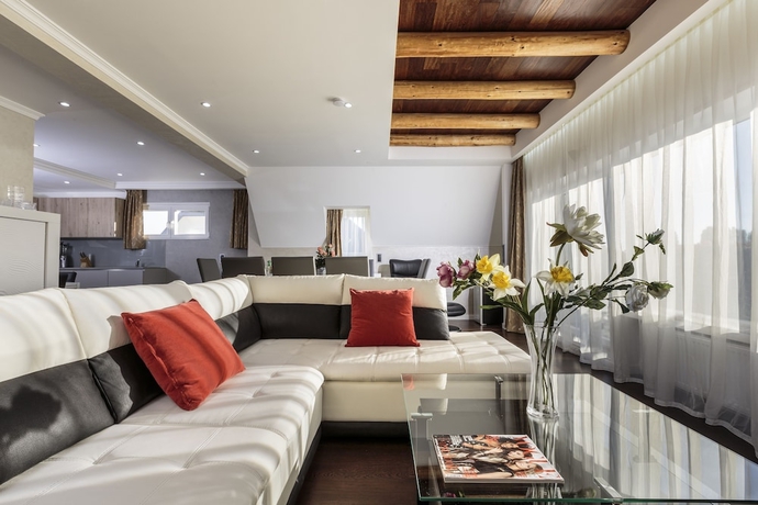 Imagen general del Hotel The Queen Luxury Apartments Villa Vinicia. Foto 1