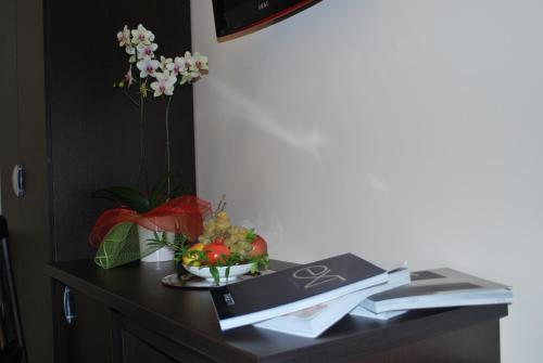 Imagen de la habitación del Hotel The Queen, Pastorano. Foto 7
