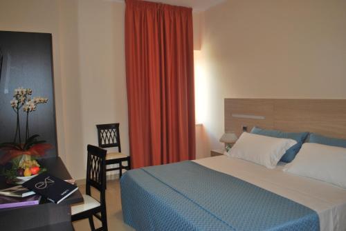 Imagen de la habitación del Hotel The Queen, Pastorano. Foto 8
