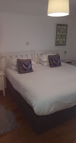 Imagen de la habitación del Hotel The Queens Head. Foto 13