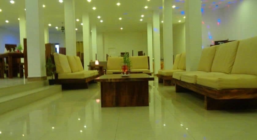 Imagen de los interiores del Hotel The Queensburry City. Foto 14