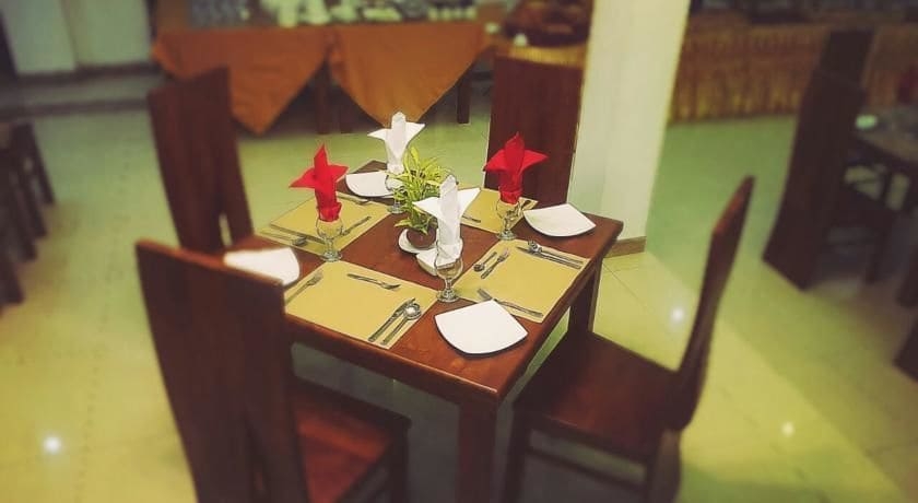 Imagen del bar/restaurante del Hotel The Queensburry City. Foto 3