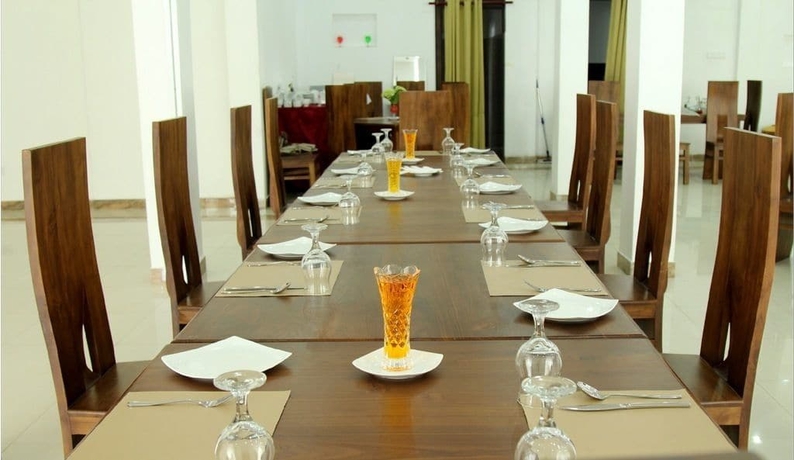 Imagen del bar/restaurante del Hotel The Queensburry City. Foto 4