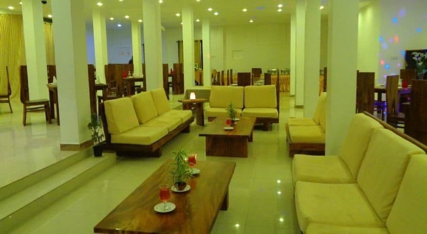 Imagen de los interiores del Hotel The Queensburry City. Foto 18