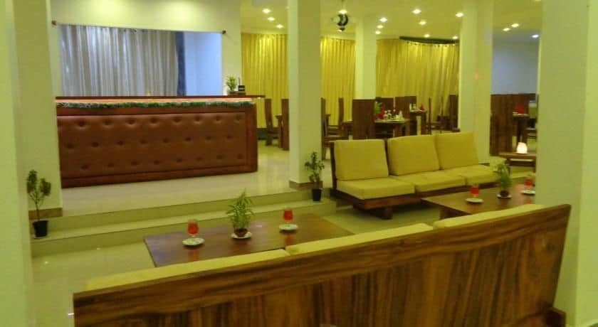 Imagen de los interiores del Hotel The Queensburry City. Foto 19