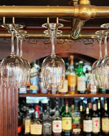 Imagen del bar/restaurante del Hotel The Queensbury, City of Glens Falls. Foto 3