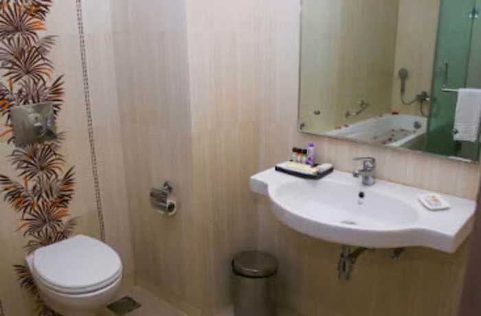 Imagen de la habitación del Hotel The Queeny. Foto 14