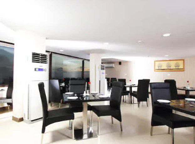 Imagen del bar/restaurante del Hotel The Queeny. Foto 2