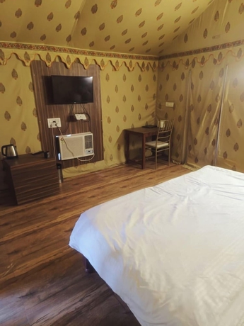 Imagen de la habitación del Hotel The Quila Camps and Resort. Foto 14