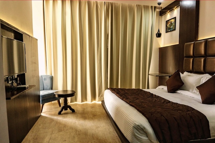 Imagen de la habitación del Hotel The Raas Mahal. Foto 2
