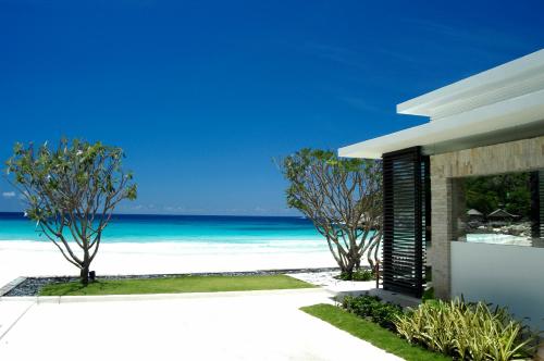 Imagen de los exteriores del Hotel The Racha. Foto 18