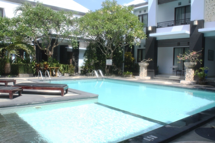 Imagen de la piscina del Hotel The Radiant and Spa. Foto 15