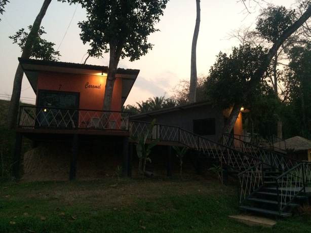 Imagen de los exteriores del Hotel The Raft Land. Foto 9