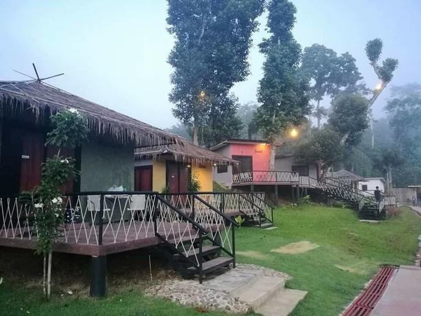 Imagen de los exteriores del Hotel The Raft Land. Foto 10