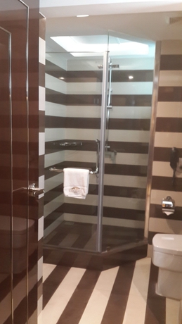 Imagen de la habitación del Hotel The Raintree Dhaka. Foto 13