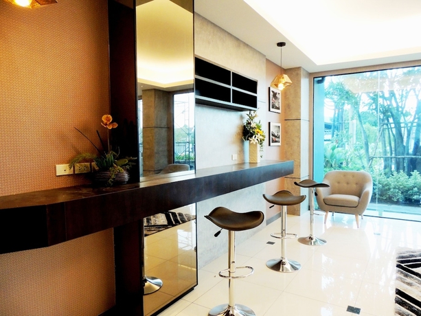 Imagen de los interiores del Hotel The Raise. Foto 19