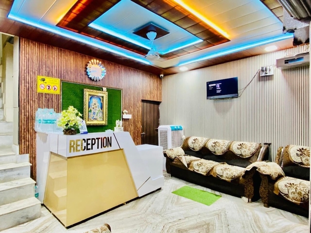 Imagen de los interiores del Hotel The Raman Palace - A Budget. Foto 11