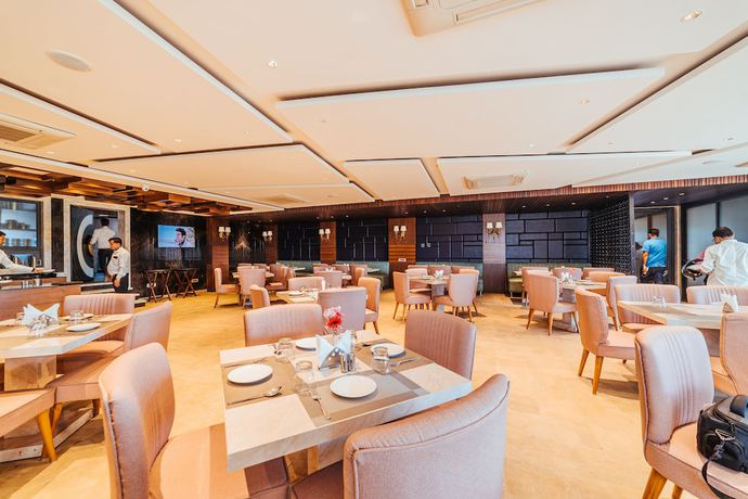 Imagen del bar/restaurante del Hotel The Ramayana Ayodhya. Foto 7