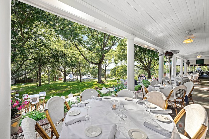 Imagen del bar/restaurante del Hotel The Rams Head Inn. Foto 9