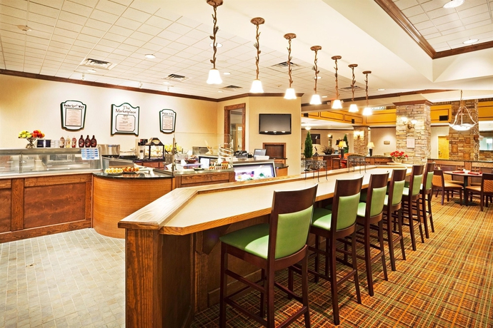 Imagen del bar/restaurante del Hotel The Ramsey and Convention Center. Foto 2