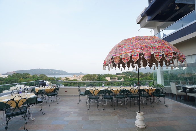 Imagen de la habitación del Hotel The Ramvilas - A Rooftop Lake View in Udaipur. Foto 15
