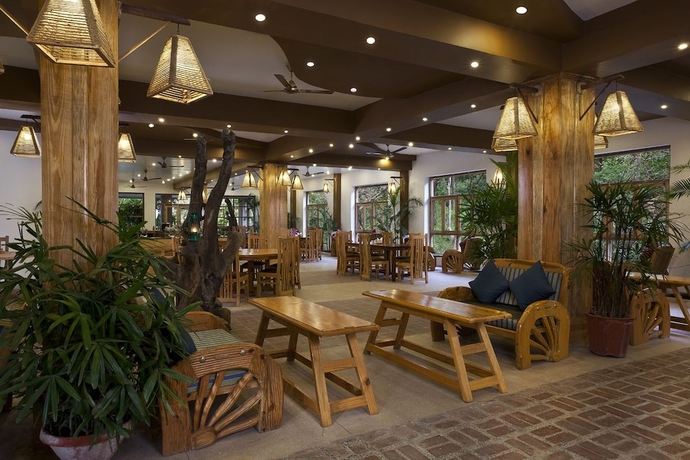Imagen del bar/restaurante del Hotel The Rangers Reserve - Corbett. Foto 3