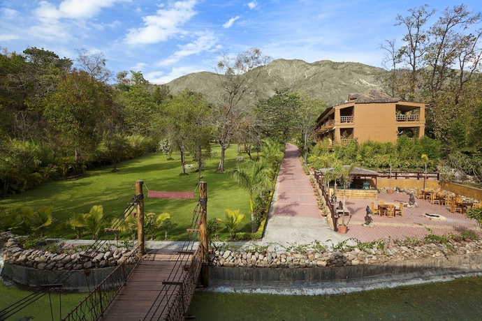 Imagen de los exteriores del Hotel The Rangers Reserve - Corbett. Foto 12