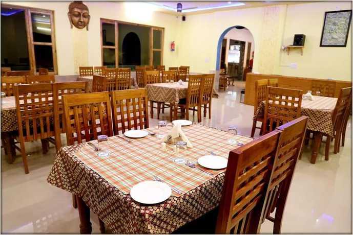 Imagen del bar/restaurante del Hotel The Ranikhet Continental. Foto 3