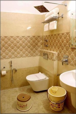 Imagen de la habitación del Hotel The Ranikhet Continental. Foto 9