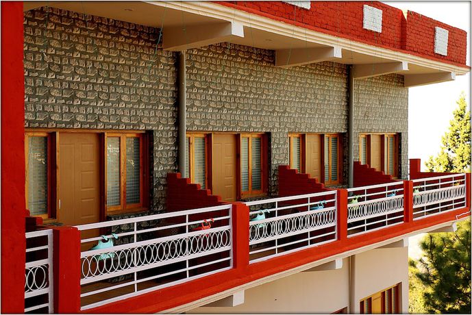 Imagen de la habitación del Hotel The Ranikhet Continental. Foto 10