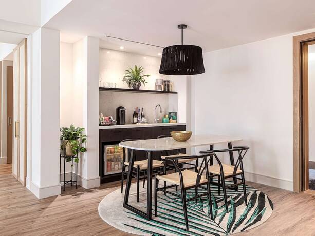 Imagen general del Hotel The Ray Delray Beach, Curio Collection By Hilton. Foto 1