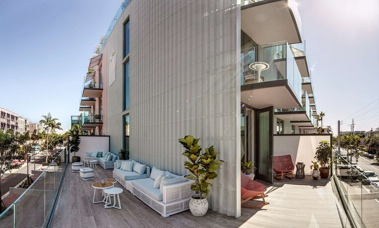 Imagen de la habitación del Hotel The Ray Delray Beach, Curio Collection By Hilton. Foto 11