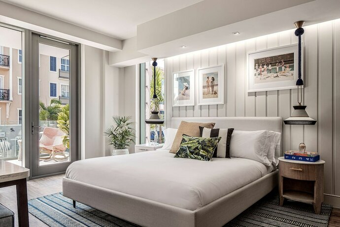 Imagen de la habitación del Hotel The Ray Delray Beach, Curio Collection By Hilton. Foto 12