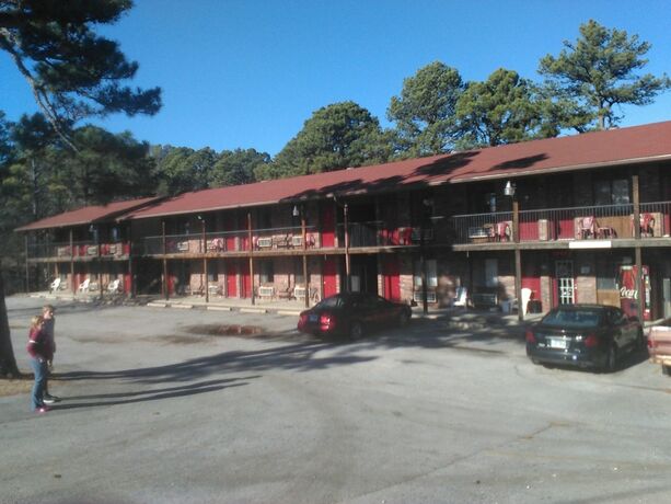 Imagen general del Hotel The Razorback Lodge. Foto 7