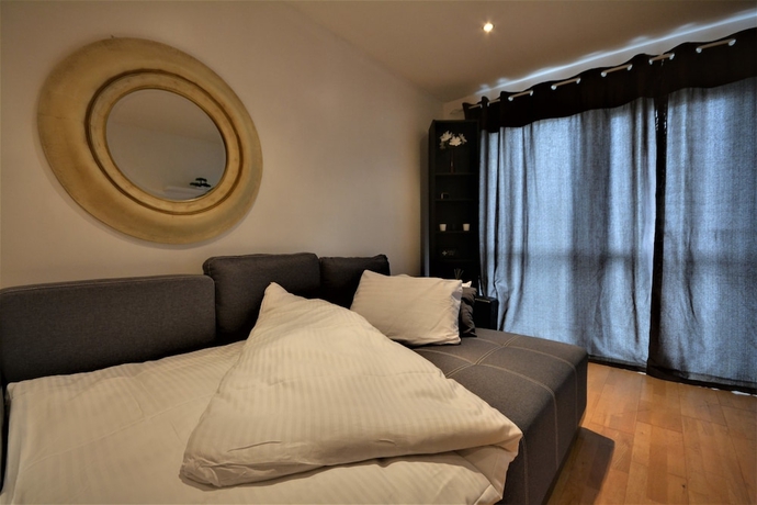 Imagen de la habitación del Hotel The Reach. Foto 9