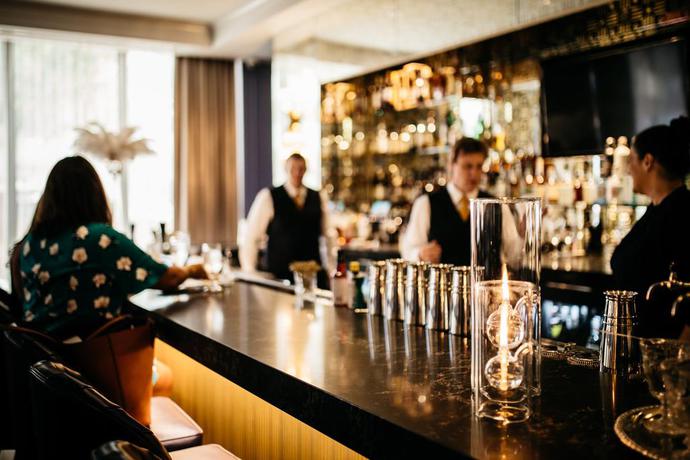 Imagen del bar/restaurante del Hotel The Read House, Downtown City Center. Foto 2