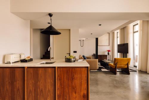 Imagen de la habitación del Hotel The Rebello and Spa. Foto 7