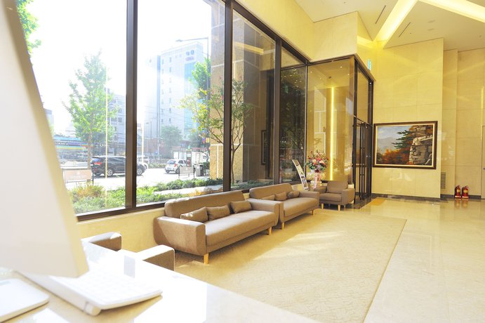 Imagen de los interiores del Hotel The Recenz Dongdaemun. Foto 19