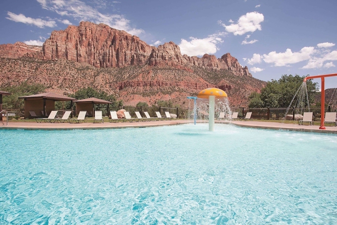 Imagen de la piscina del Hotel The Red Cliffs Lodge Zion, a Tribute Portfolio Hotel. Foto 19