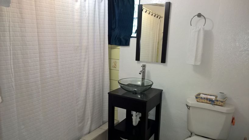 Imagen de la habitación del Hotel The Red Hut Inn. Foto 4