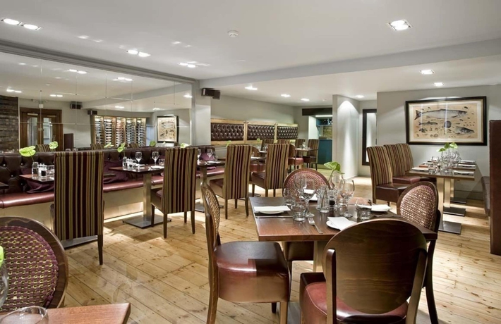 Imagen del bar/restaurante del Hotel The Redesdale. Foto 2