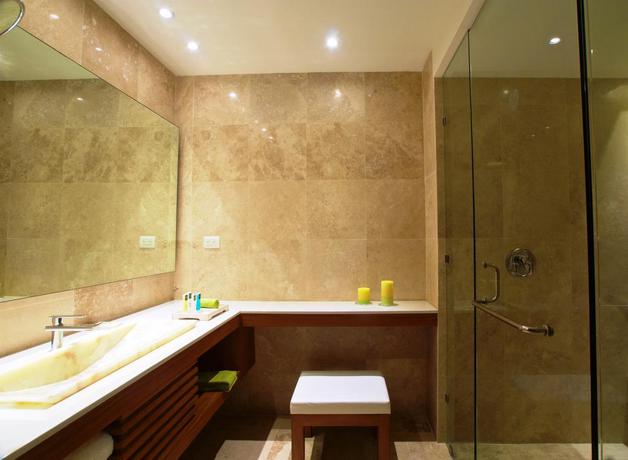 Imagen de la habitación del Hotel The Reef 28 and Spa - Luxury Adults Only - All Suites - With Optional All Inclusive. Foto 2