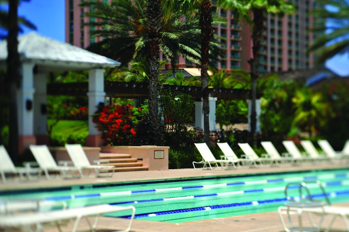 Imagen de la piscina del Hotel The Reef At Atlantis. Foto 16